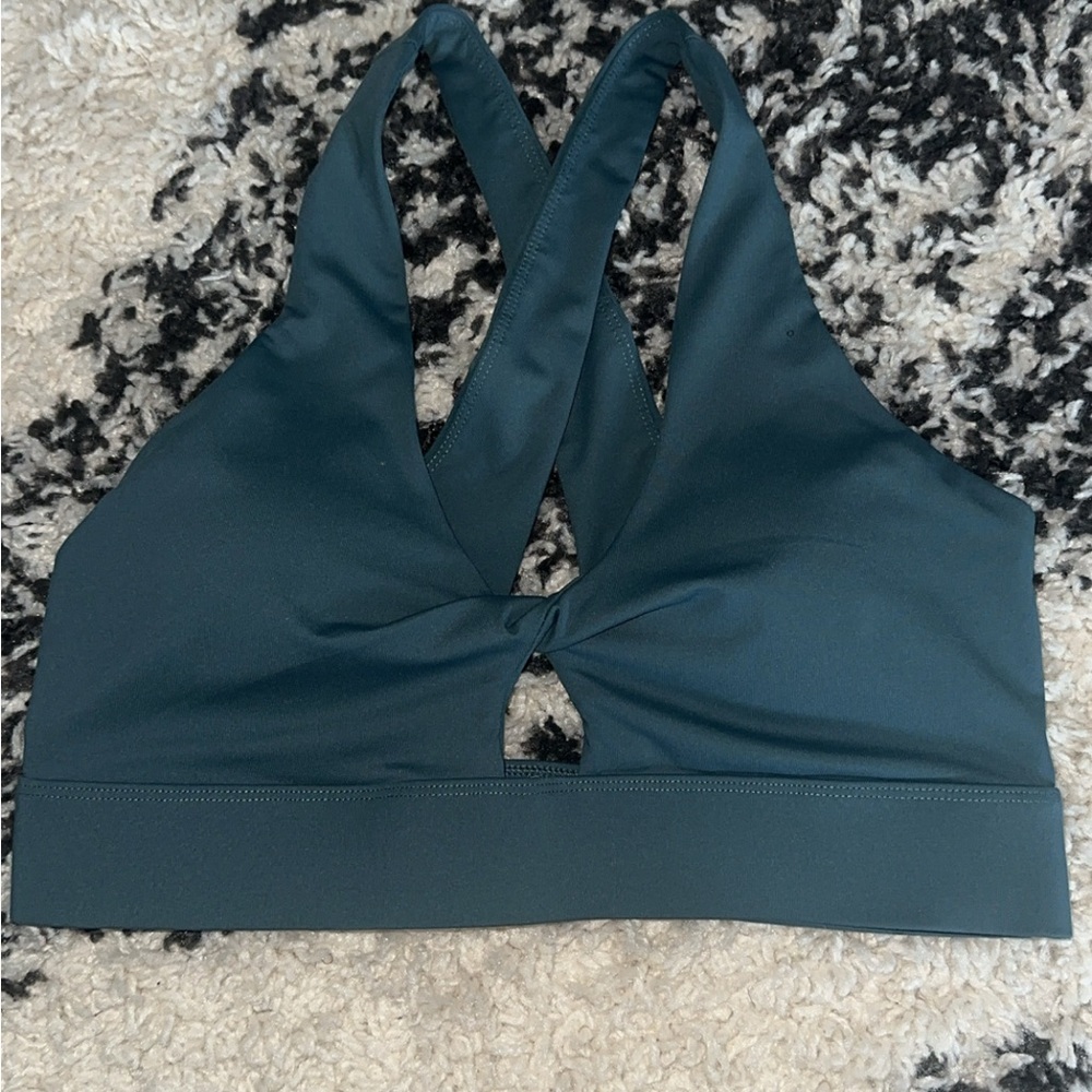 Fabletics workout set - Picture 4 of 7